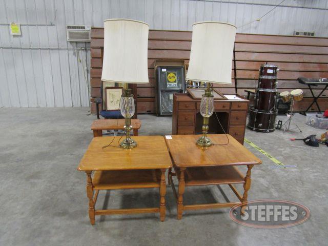 2 End Tables - 2 Lamps_1.JPG